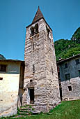 Val Bregaglia - Campanile della chiesa di Savogno.